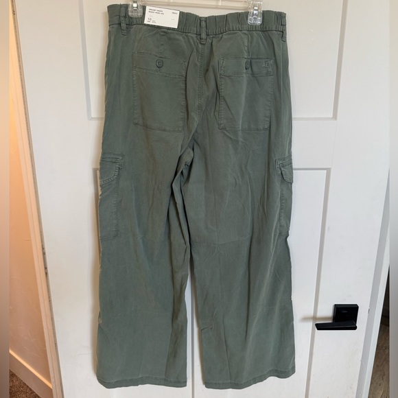 NWT American Eagle Outfitters Dreamy Drape Baggy Mid-Rise Wide Leg Cargo Pants - Picture 6 of 8